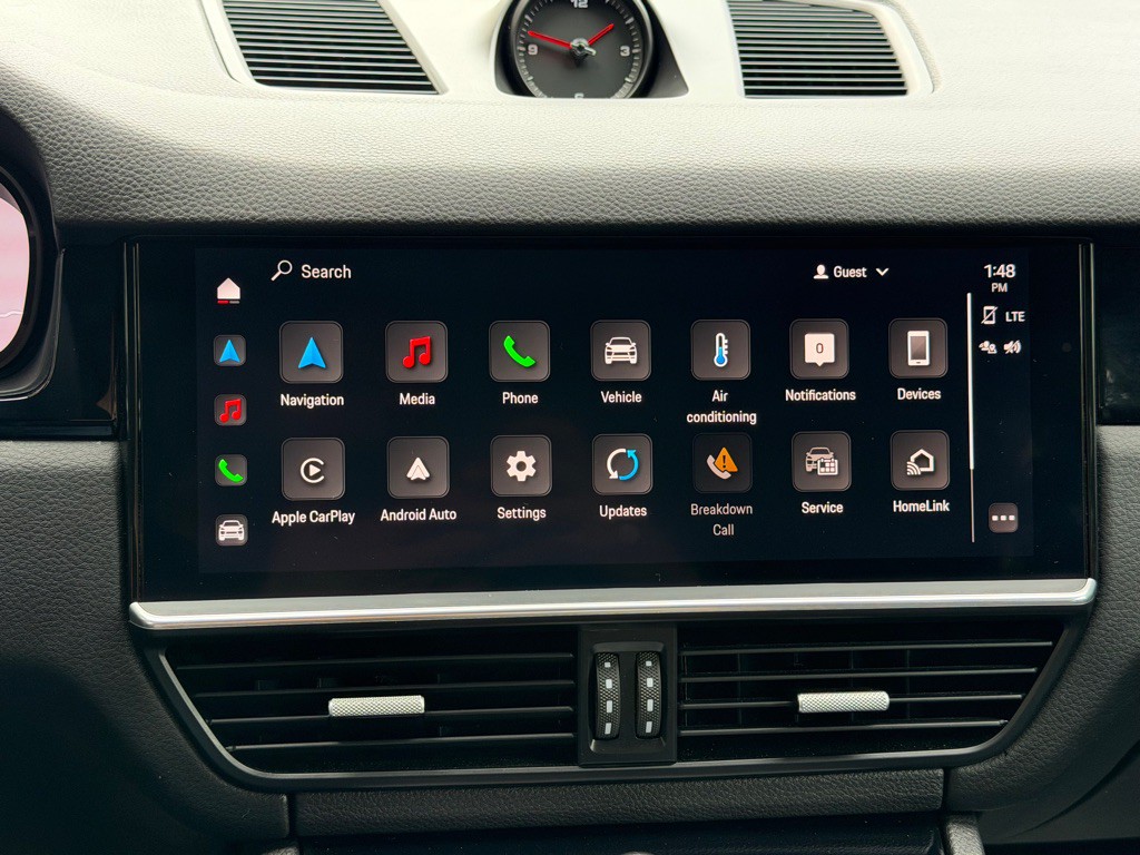 2023 Porsche Cayenne Image 44