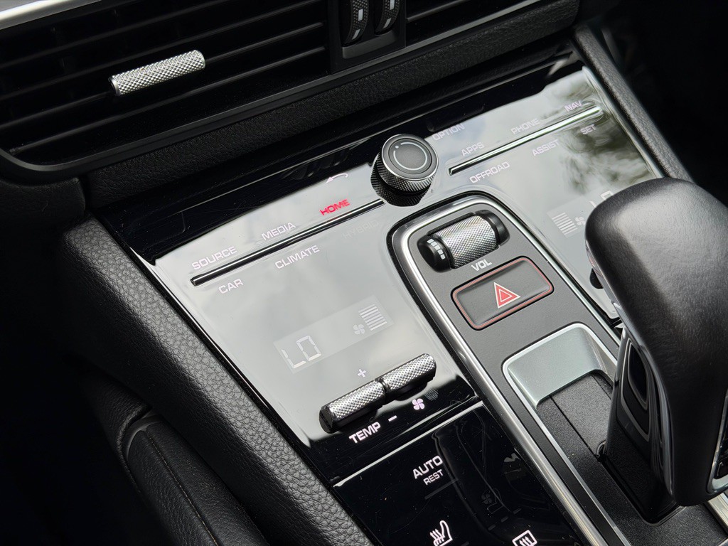 2023 Porsche Cayenne Image 45