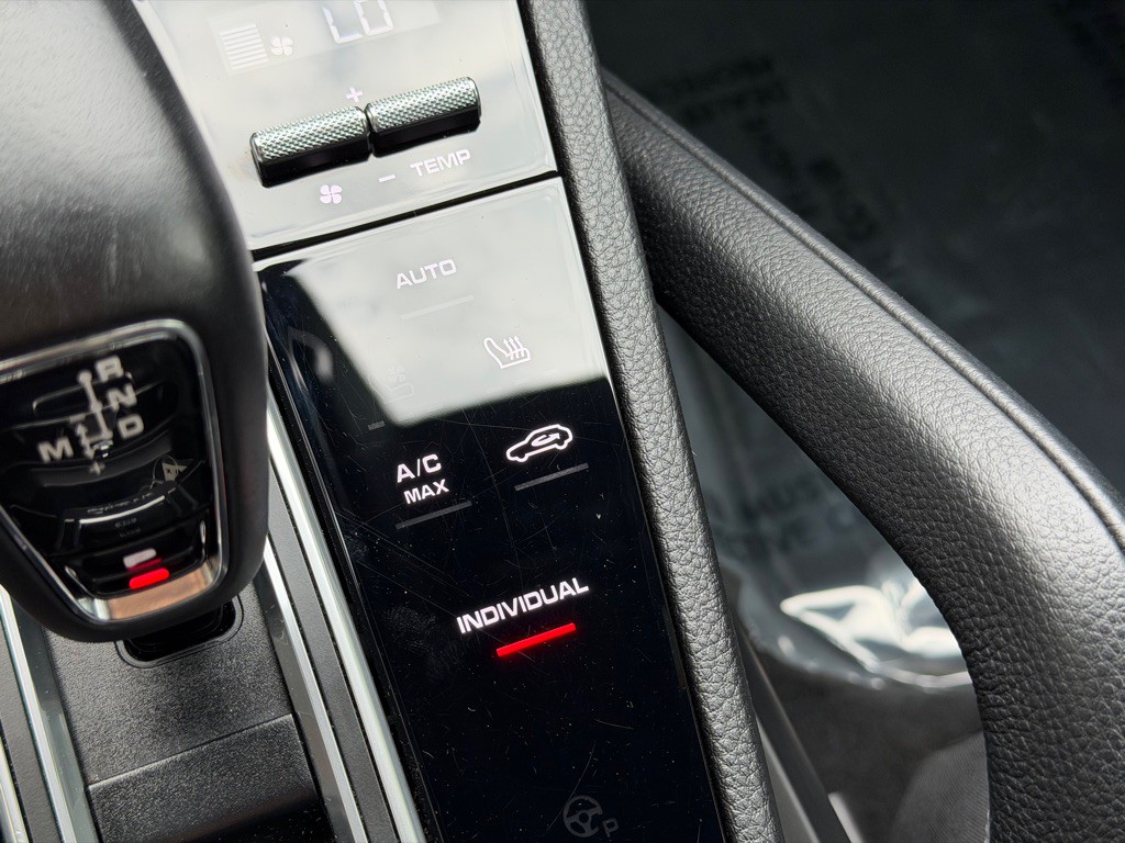 2023 Porsche Cayenne Image 48