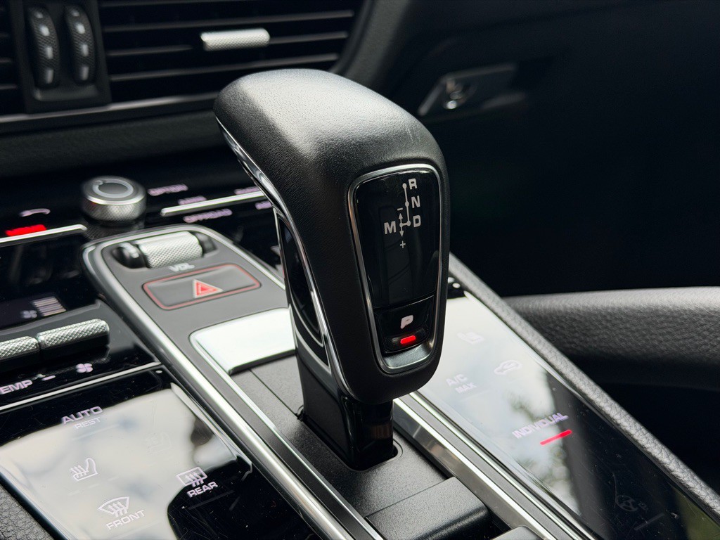2023 Porsche Cayenne Image 49