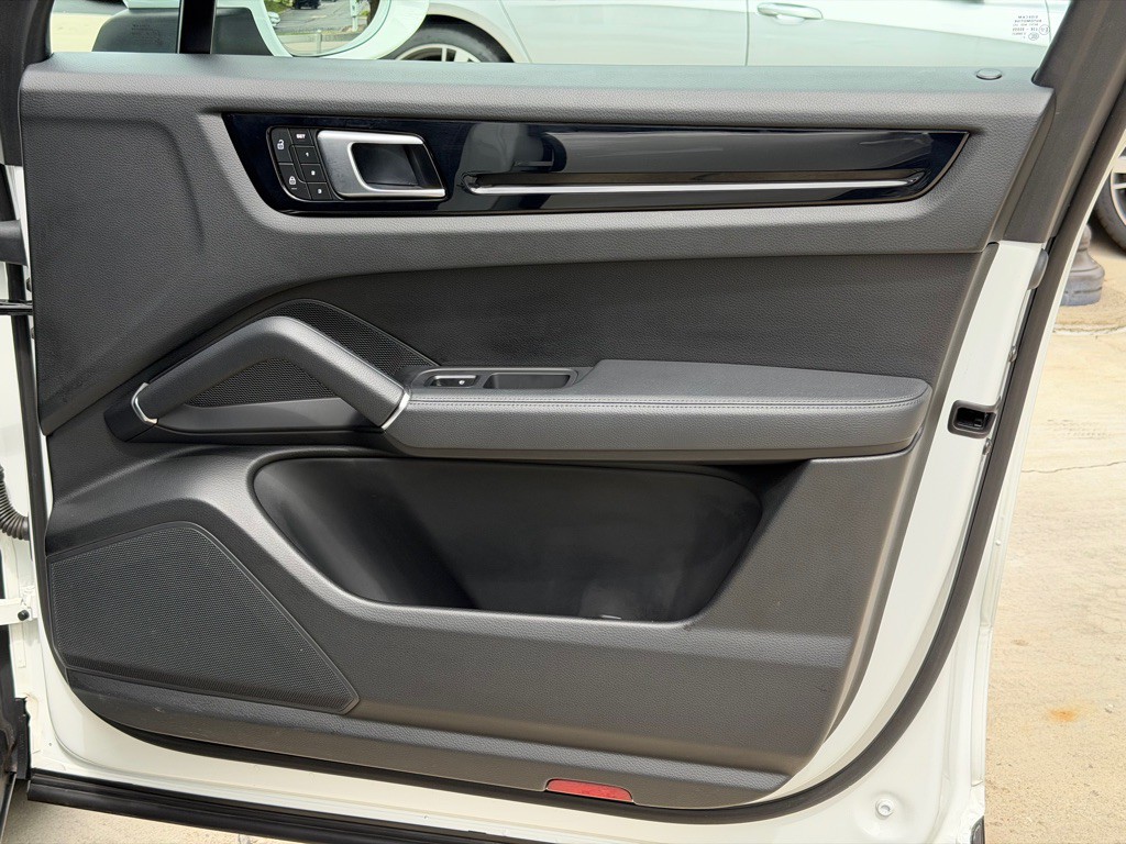 2023 Porsche Cayenne Image 59