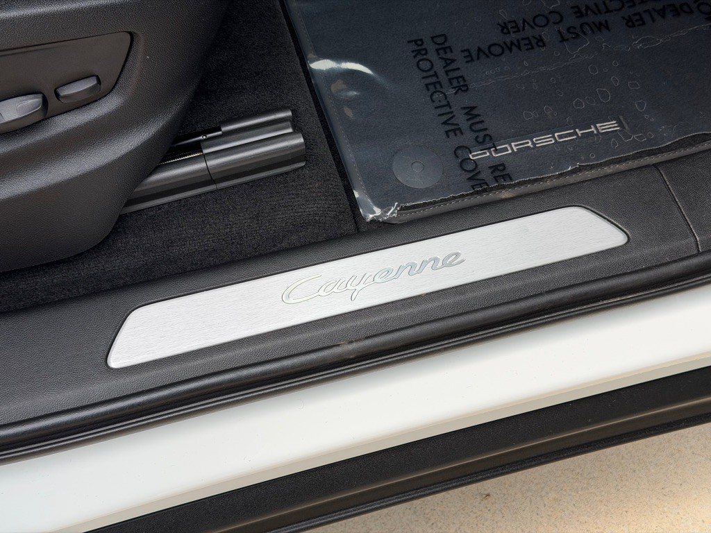 2023 Porsche Cayenne Image 64