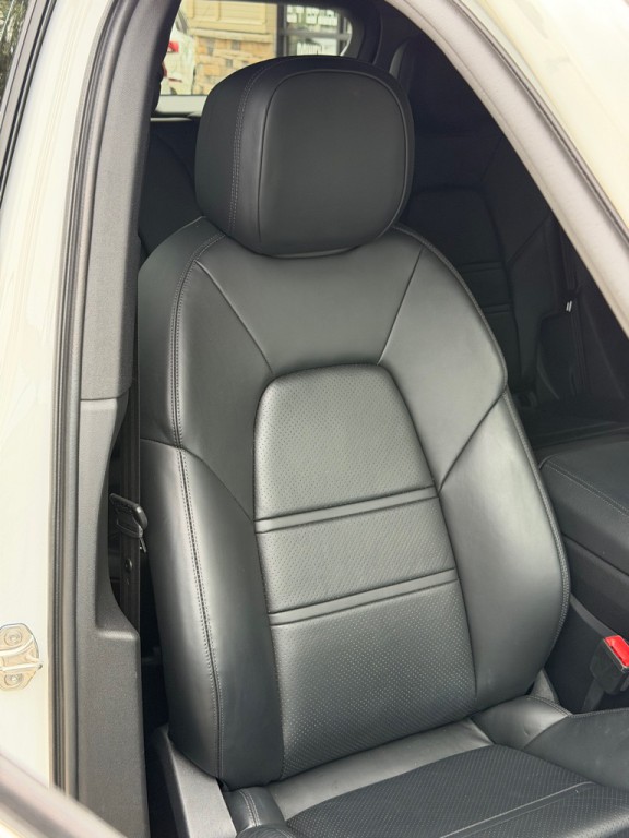2023 Porsche Cayenne Image 66