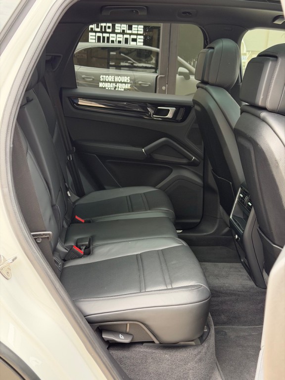 2023 Porsche Cayenne Image 76