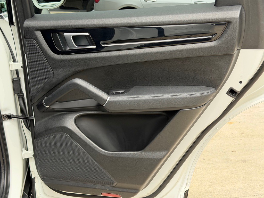 2023 Porsche Cayenne Image 78