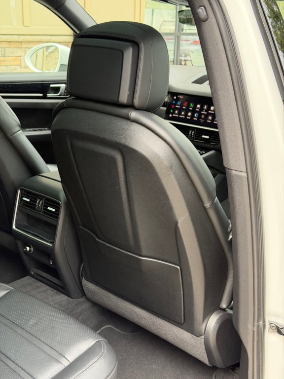 2023 Porsche Cayenne Image 85