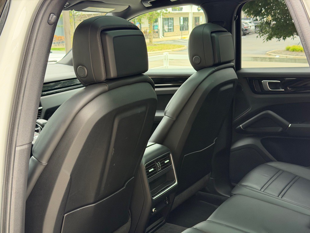 2023 Porsche Cayenne Image 91