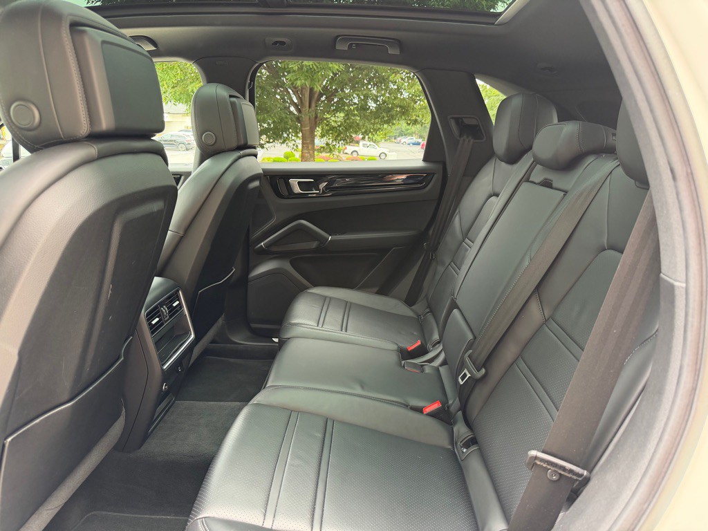 2023 Porsche Cayenne Image 98