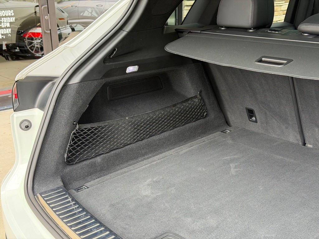 2023 Porsche Cayenne Image 100