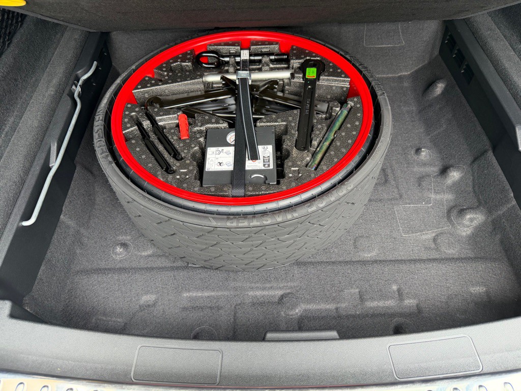 2023 Porsche Cayenne Image 104
