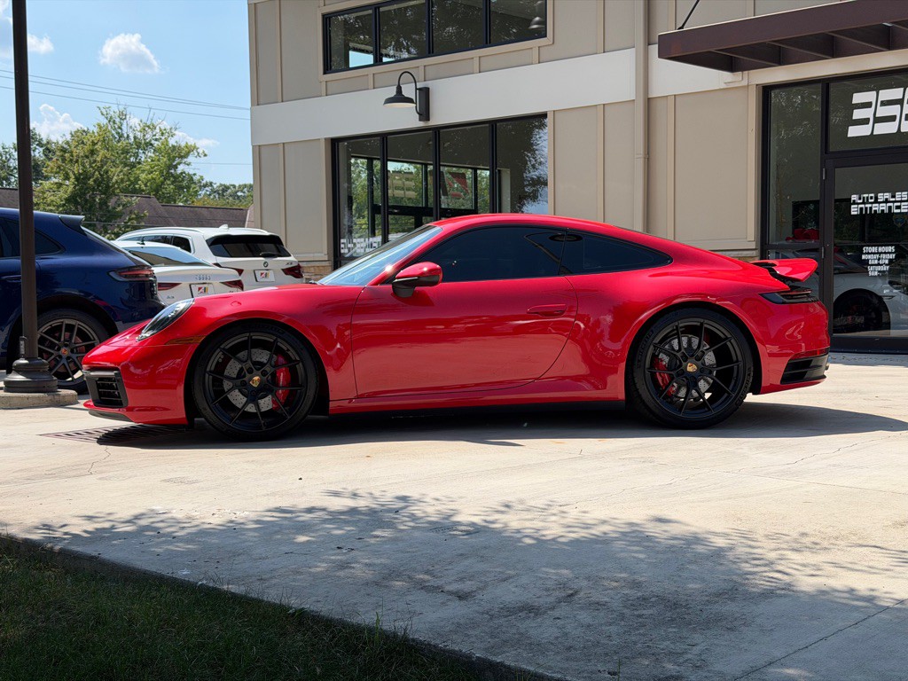 2024 Porsche 911 Image 2