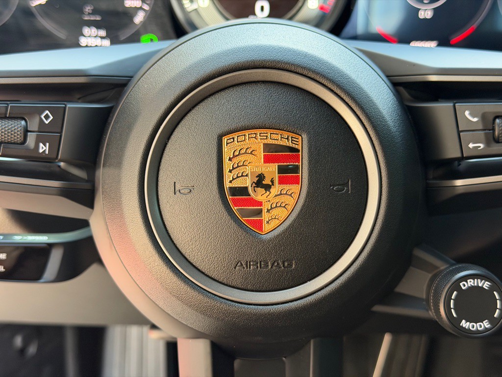 2024 Porsche 911 Image 37