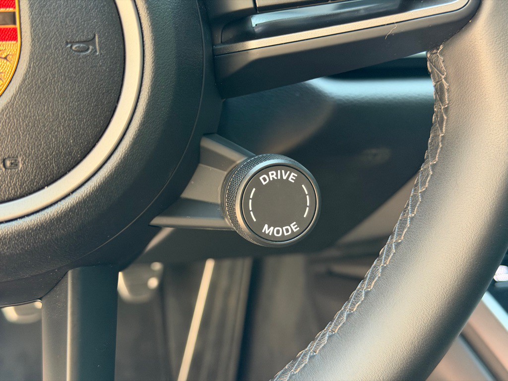 2024 Porsche 911 Image 40