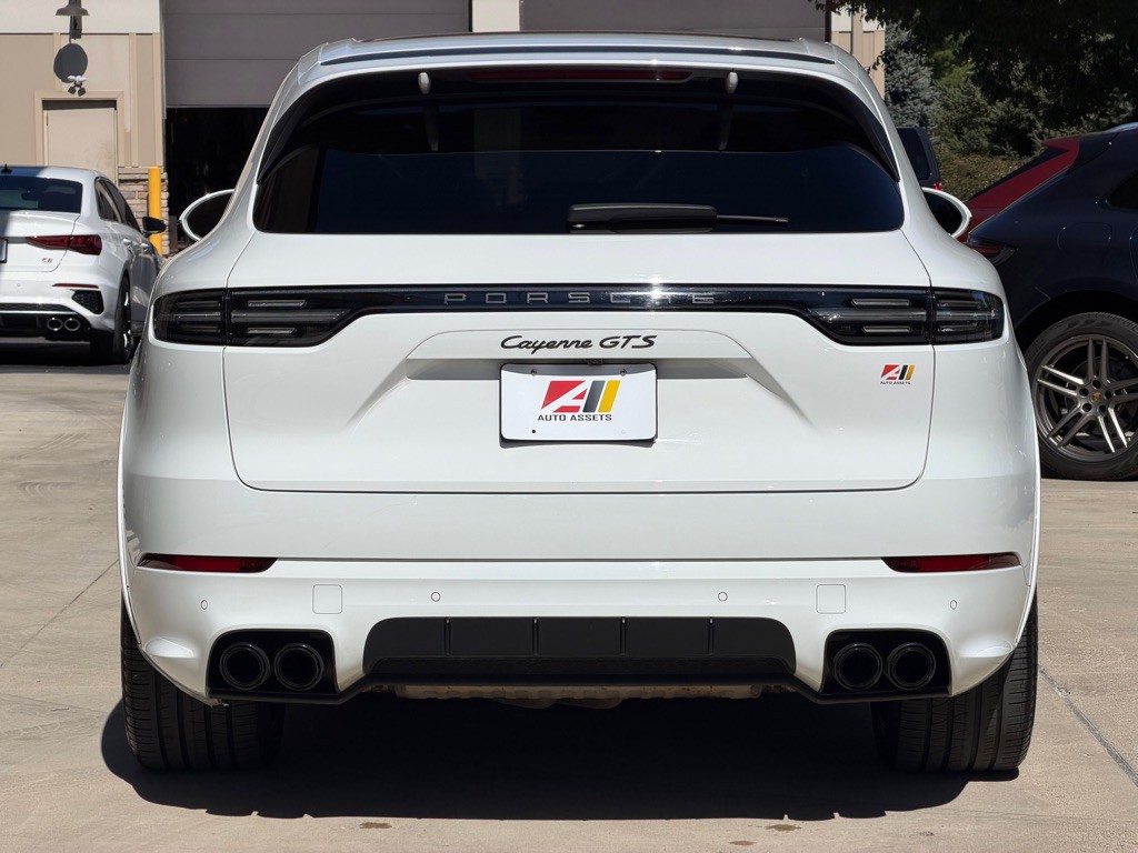 2023 Porsche Cayenne Image 8