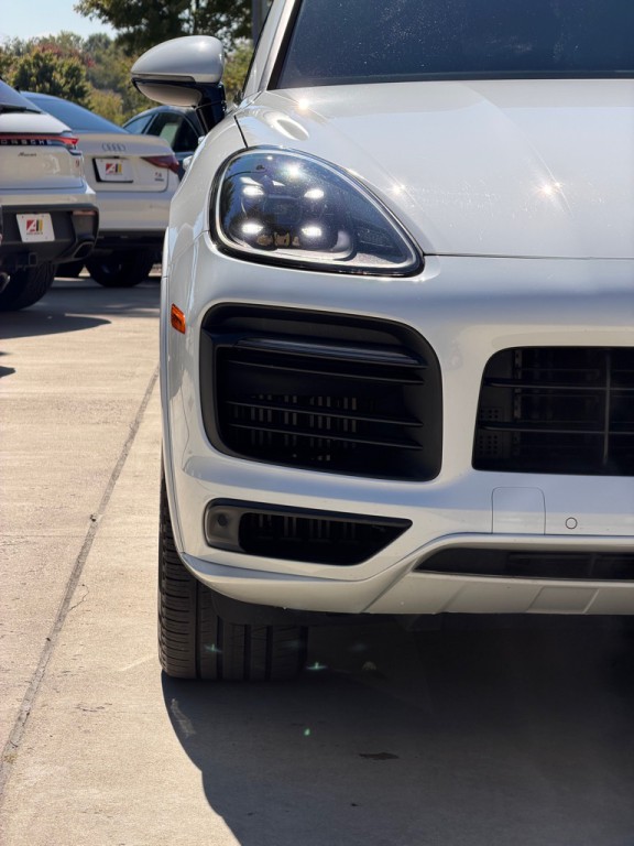 2023 Porsche Cayenne Image 12
