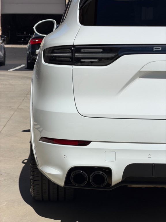 2023 Porsche Cayenne Image 14