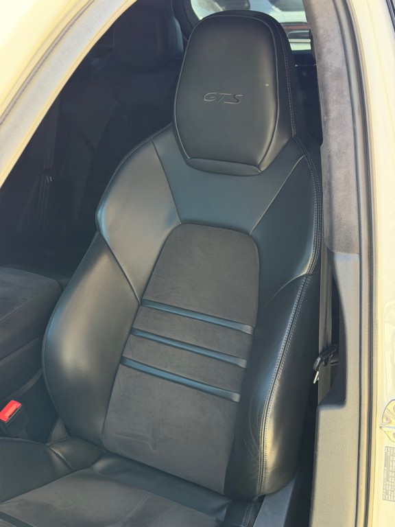 2023 Porsche Cayenne Image 30