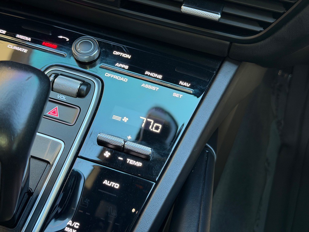 2023 Porsche Cayenne Image 47