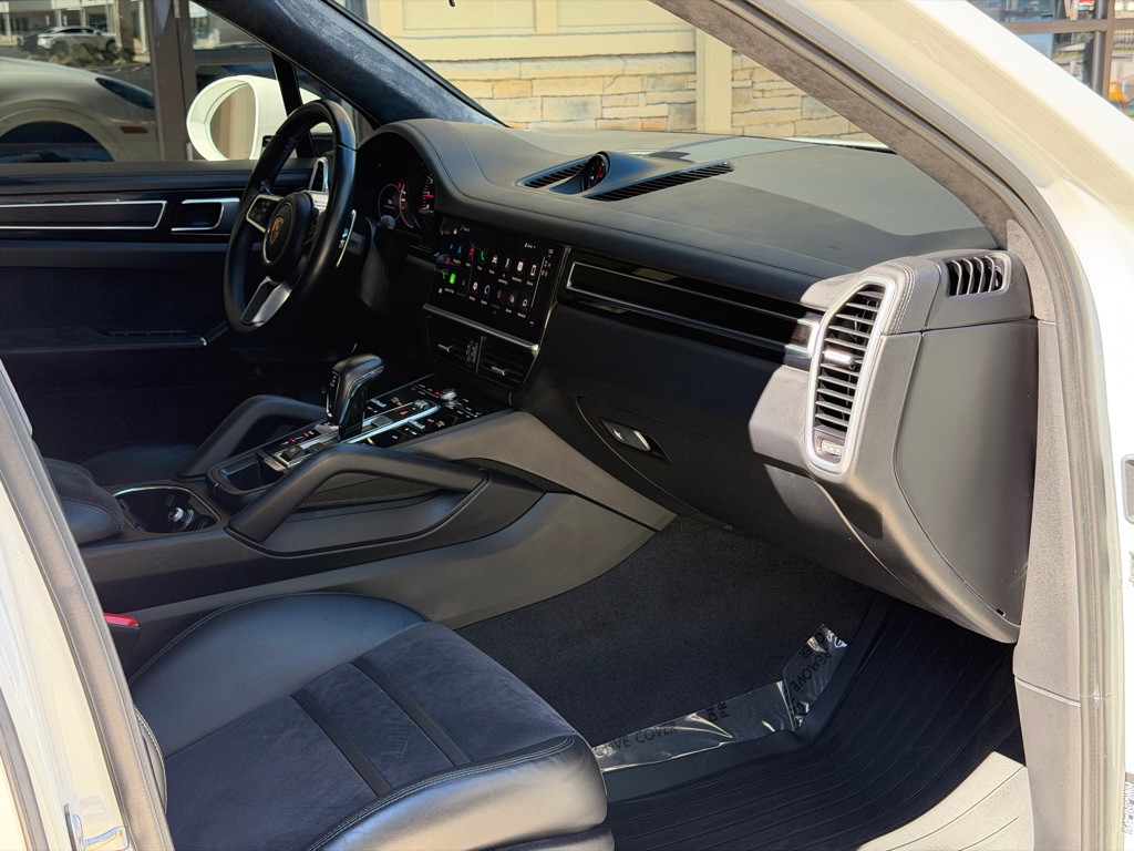 2023 Porsche Cayenne Image 57