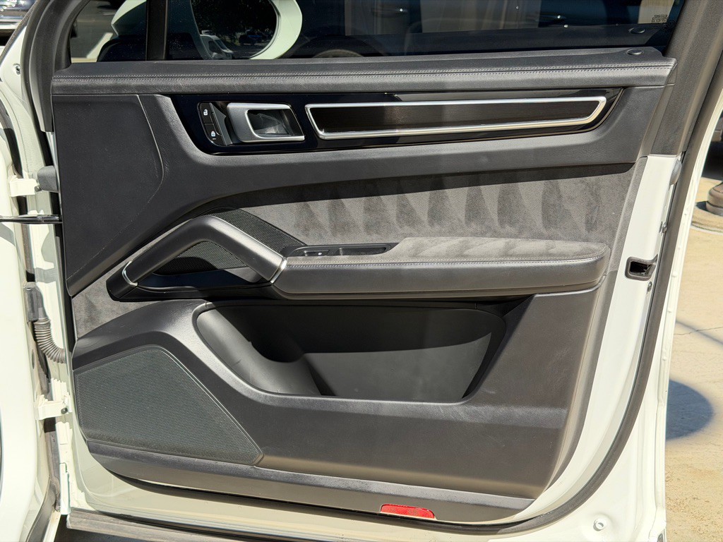 2023 Porsche Cayenne Image 58