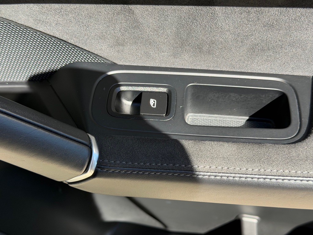 2023 Porsche Cayenne Image 60