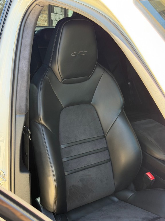 2023 Porsche Cayenne Image 65