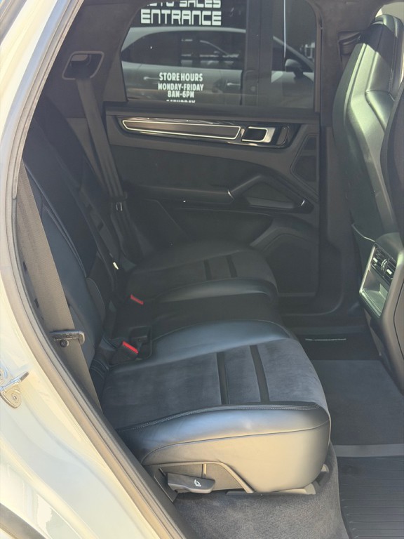 2023 Porsche Cayenne Image 75