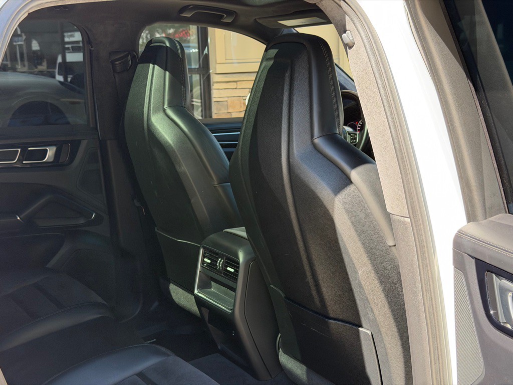 2023 Porsche Cayenne Image 76