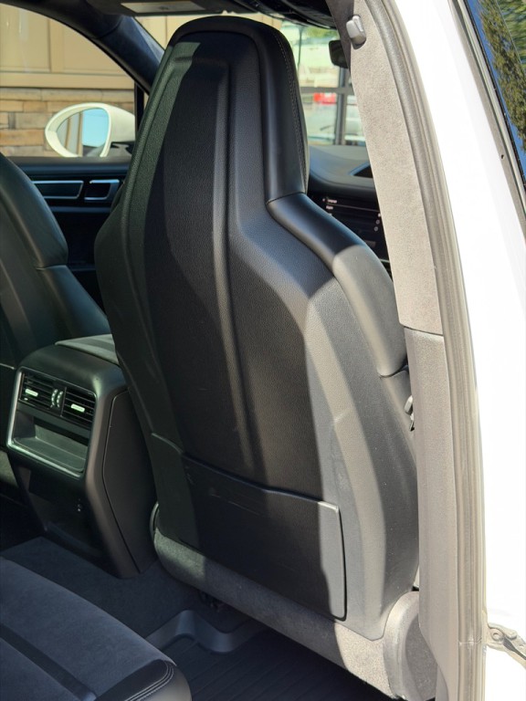 2023 Porsche Cayenne Image 82