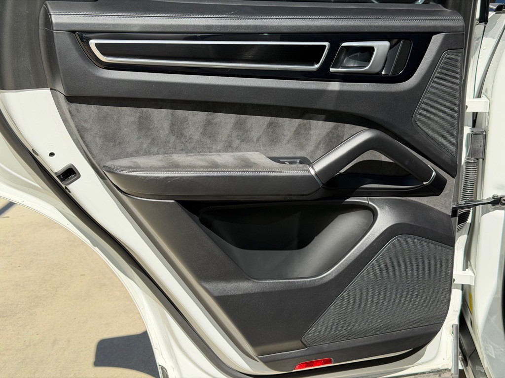 2023 Porsche Cayenne Image 91