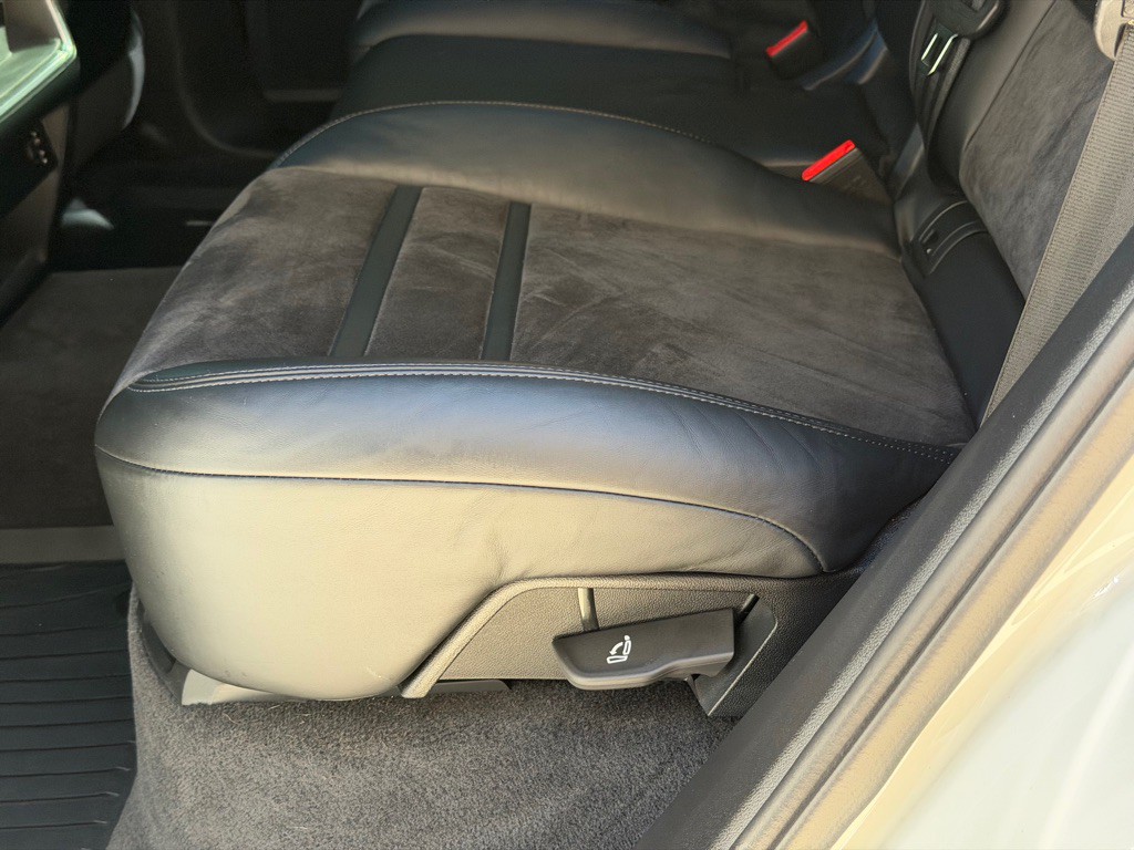 2023 Porsche Cayenne Image 97