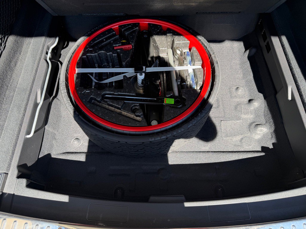 2023 Porsche Cayenne Image 102
