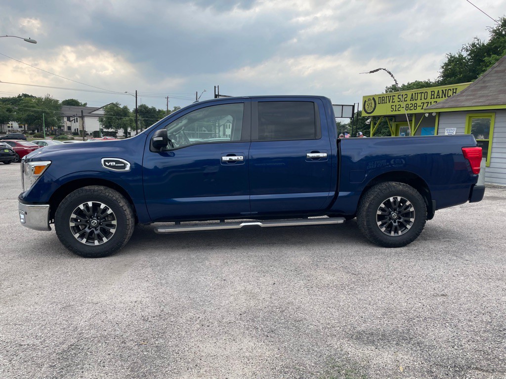 2017 Nissan Titan Image 6