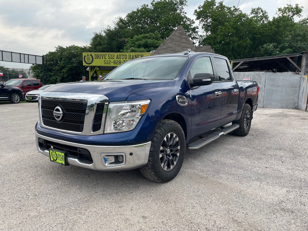 2017 Nissan Titan Image 7
