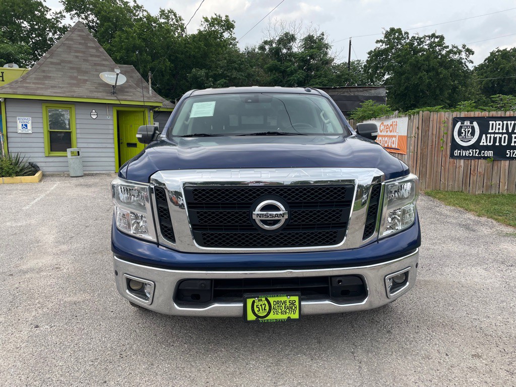 2017 Nissan Titan Image 8