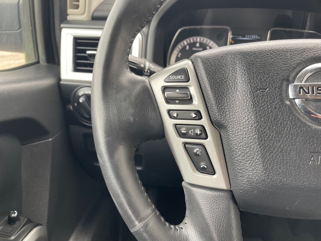 2017 Nissan Titan Image 19