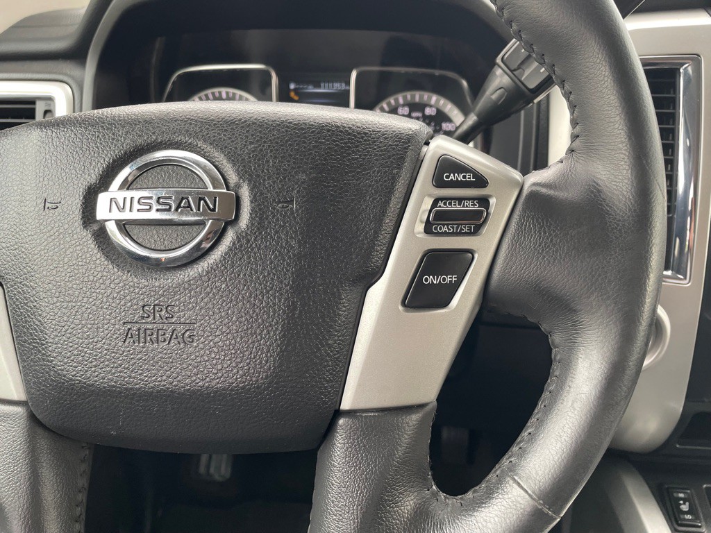 2017 Nissan Titan Image 20