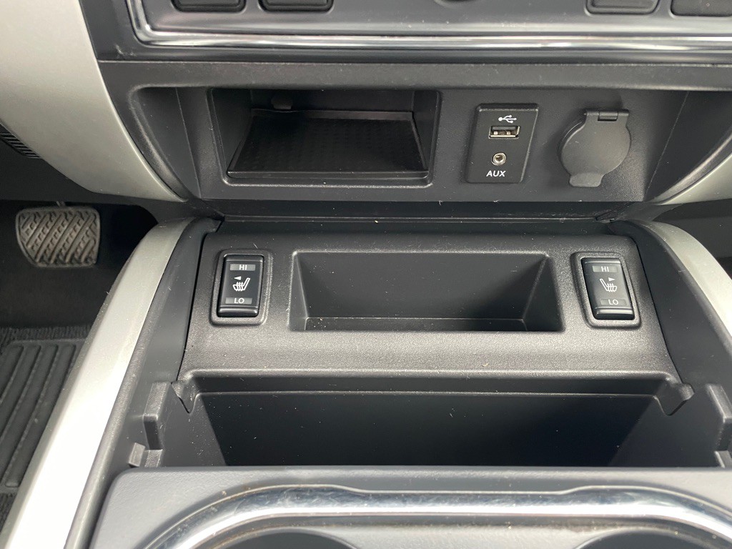2017 Nissan Titan Image 22