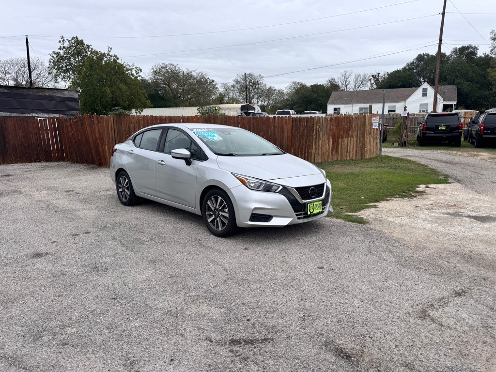 2021 Nissan Versa Image 1