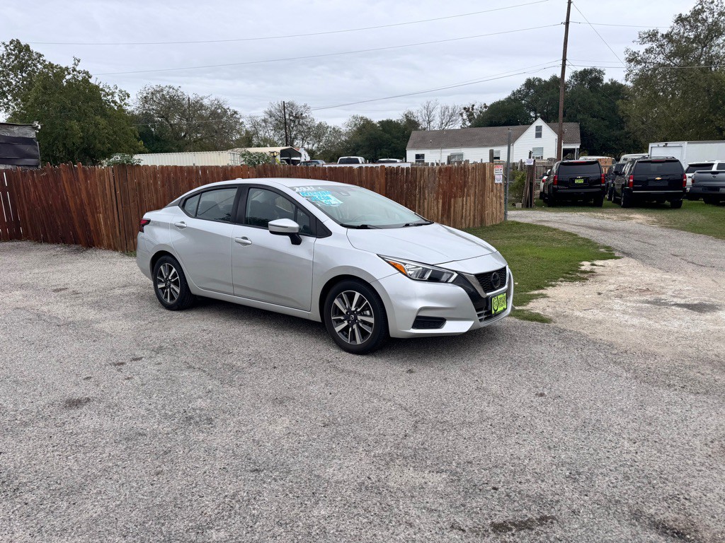 2021 Nissan Versa Image 2