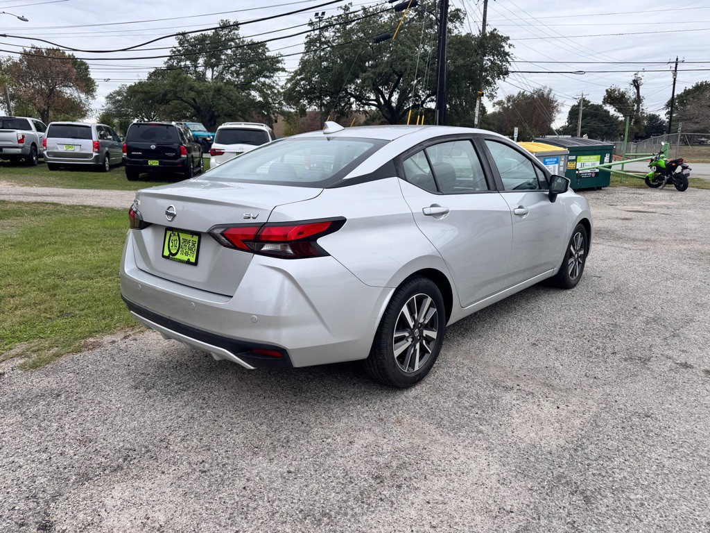 2021 Nissan Versa Image 5