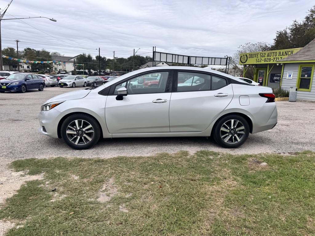 2021 Nissan Versa Image 8