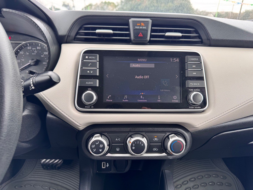 2021 Nissan Versa Image 23