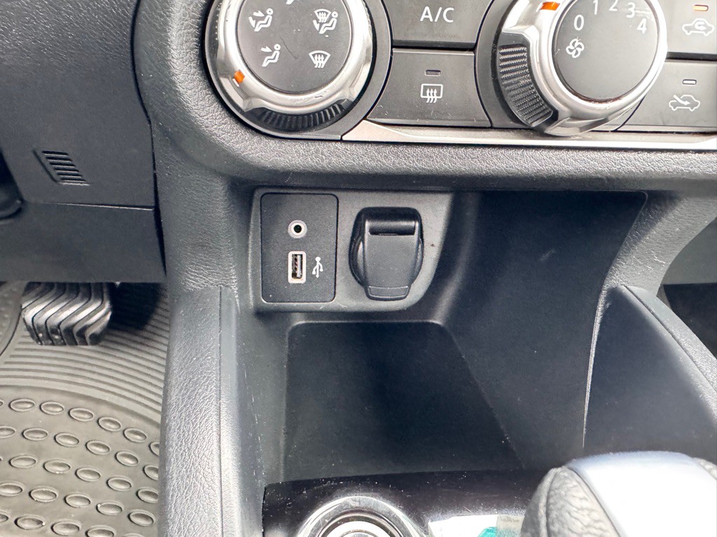 2021 Nissan Versa Image 24