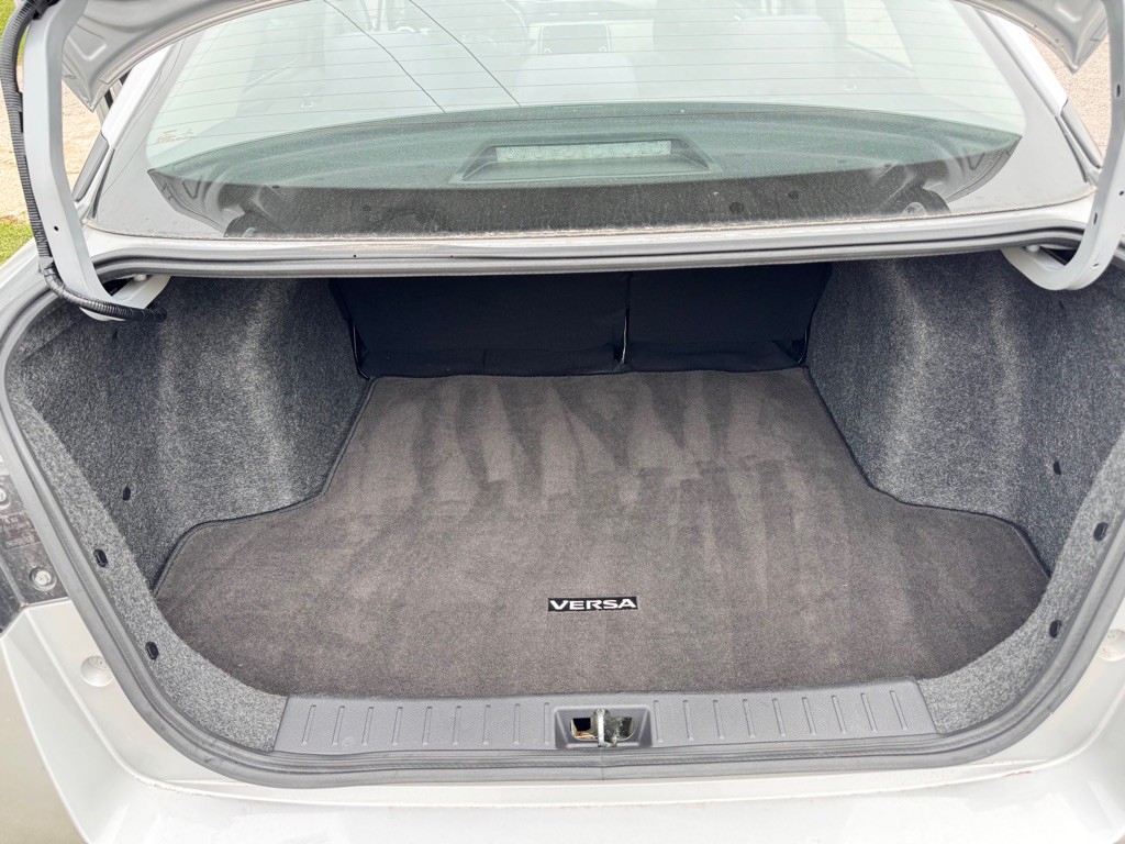 2021 Nissan Versa Image 33