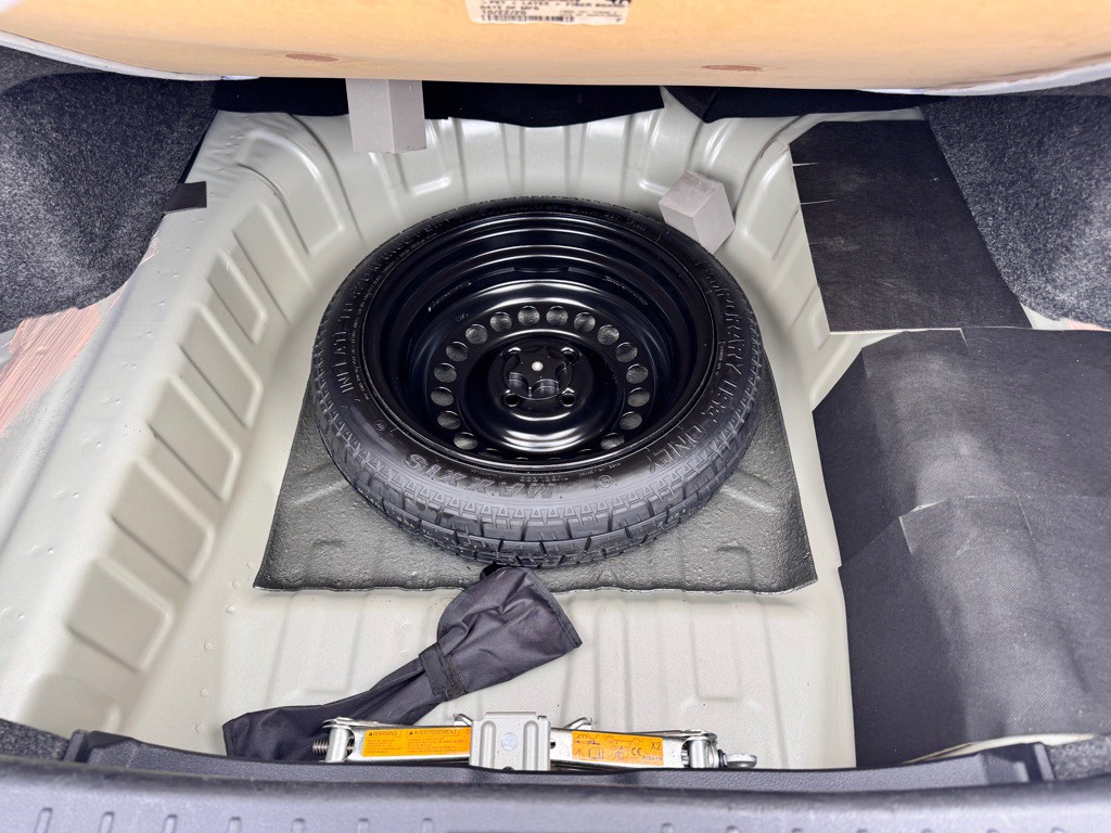 2021 Nissan Versa Image 34