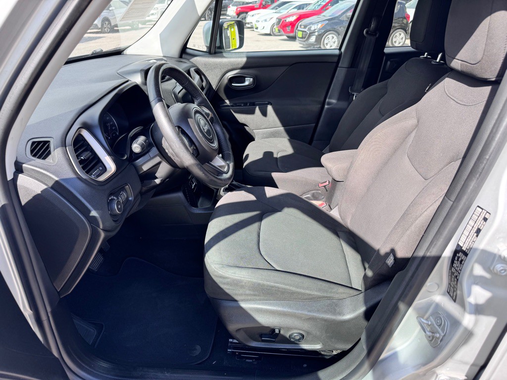 2016 Jeep Renegade Image 12