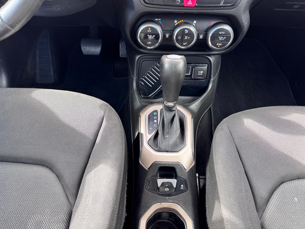 2016 Jeep Renegade Image 23