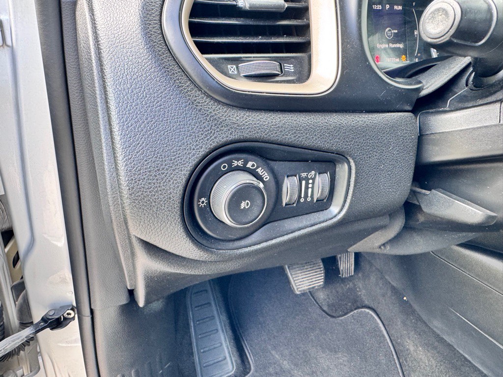 2016 Jeep Renegade Image 27