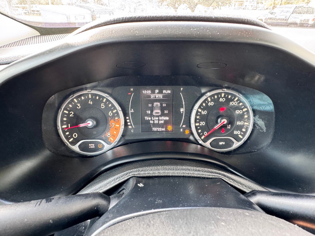 2016 Jeep Renegade Image 31